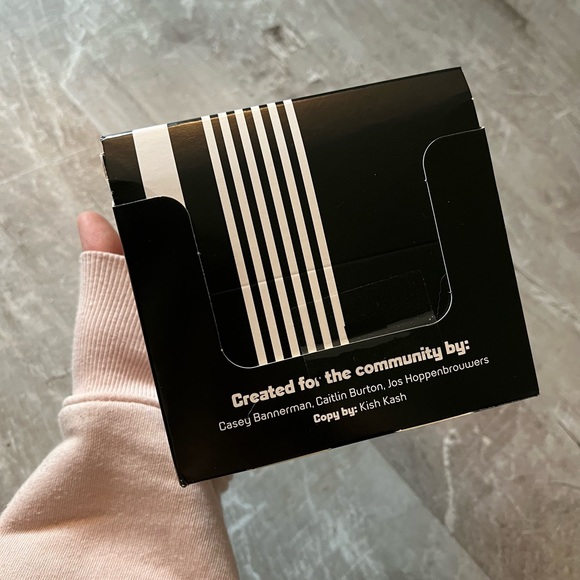 Footlocker Sneaker Cards, FULL UNOPENED BOX! - Picture 2 of 3